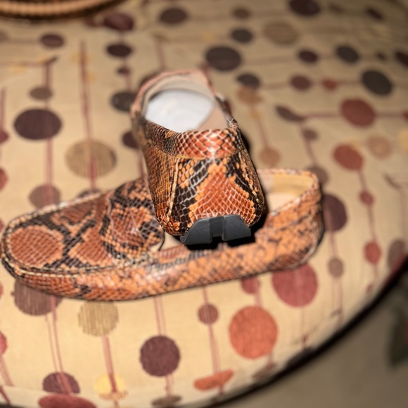 Naturalizer Snake Skin Flats - Picture 3 of 5